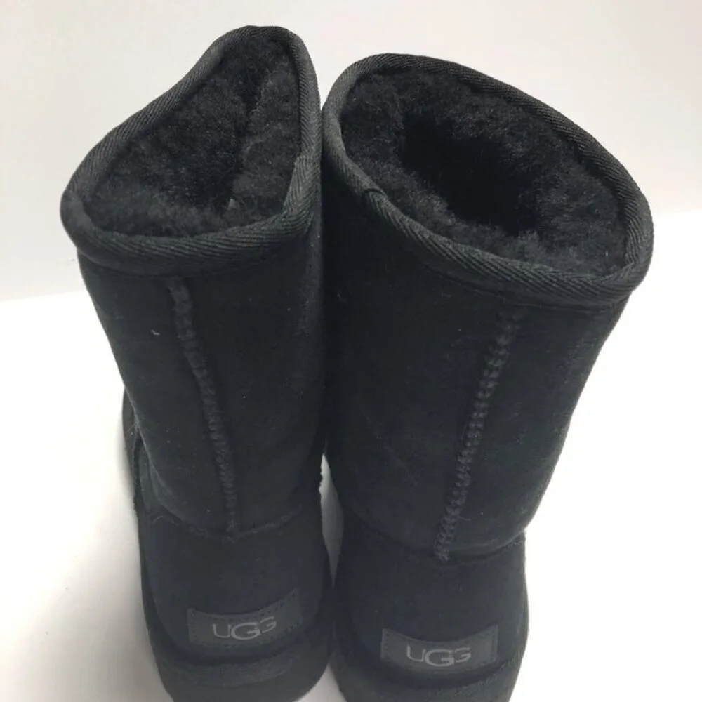 UGG Women's Classic Short II Boots Black, Size 6 M